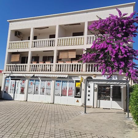 Gama Apartment Vir Exterior photo