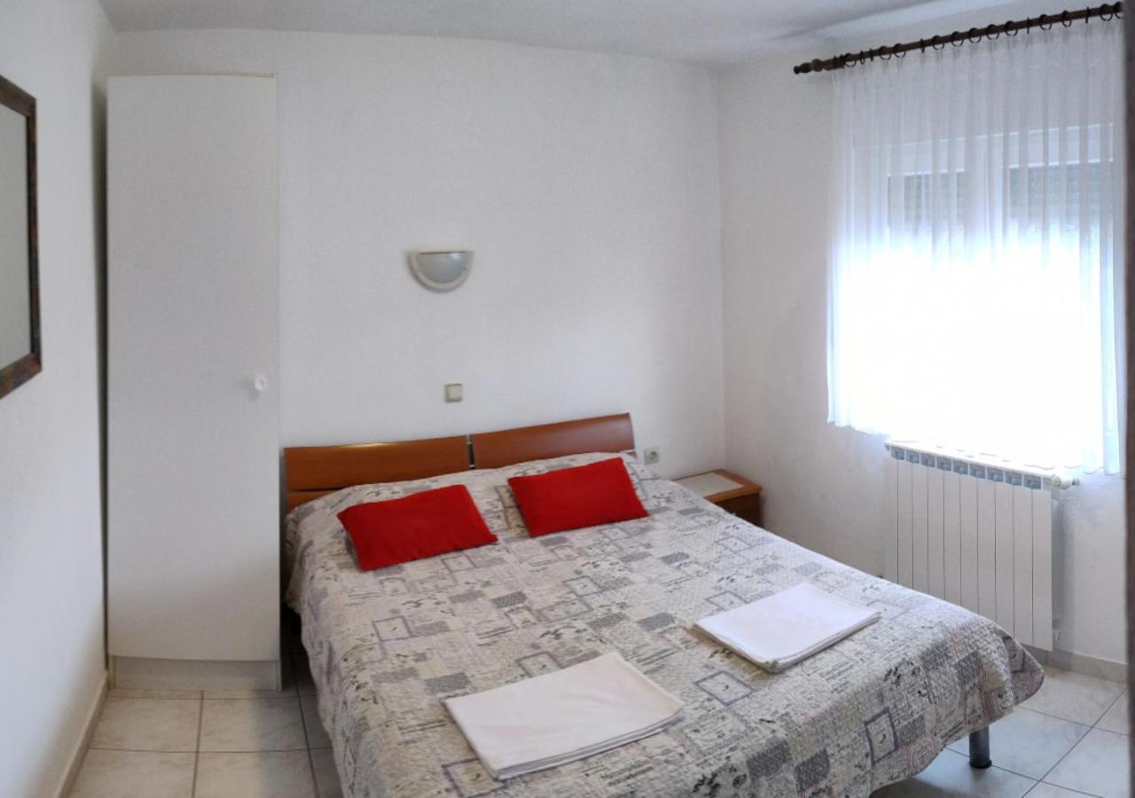 Gama Apartment Vir Exterior photo